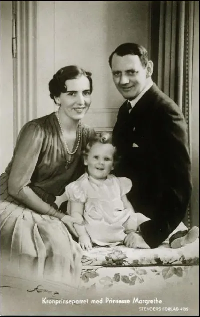 Quel titre porte-t-elle jusqu'en 1944 en plus du titre de princesse de Danemark ?