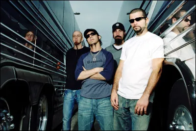 Combien y a-t-il de membres dans le groupe System of a Down ?