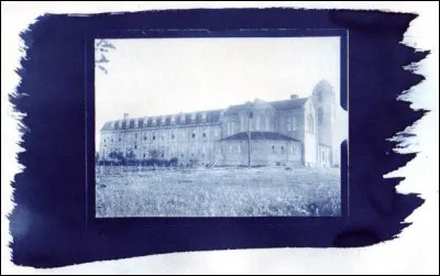 On eu droit aussi, par l'entremise de notre ''Cloclo'' multinational, à un certain et déprimant "Lundi..."