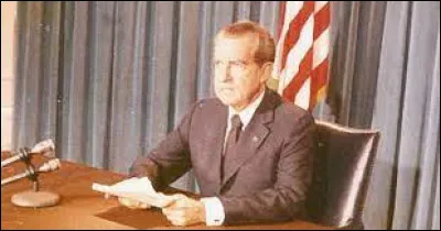 Que dit le président Nixon au Américains le 8 août 1974 ?