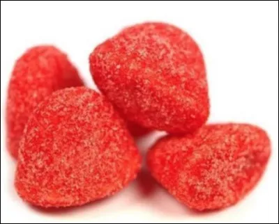 Quelle est cette friandise, une boule de guimauve aérée recouverte de sucre fin dont le goût et la couleur imitent la fraise ?