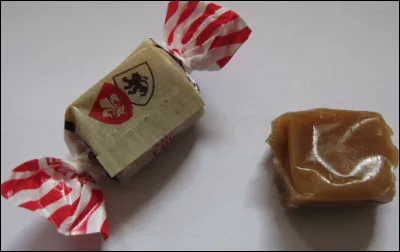 Quelle est cette friandise, un caramel aromatisé au miel ou à la cassonade ?