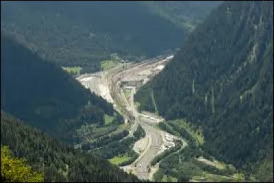 Quels pays sont séparés par le col du Brenner ?