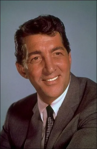 Il formait avec ses deux autres compères un célèbre trio musical. Comment se prénomme-t-il ?