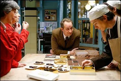 Quel est le titre de ce film ayant pour scénario la reprise d'une fabrique de chocolat ?