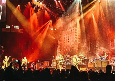 Un concert a été enregistré à la Défense Arena pour l'émission musicale "Taratata" et diffusé sur France 2, le 3 novembre 2023. Pour quelle occasion était-ce ?