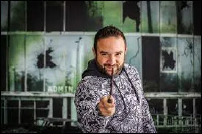 Qui a pour voix française "Kelyan Blanc" ?