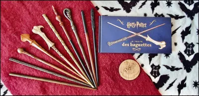 Qui dans le golden trio a eu comme baguette magique "houx, crin de licorne, 30.48 cm" ?