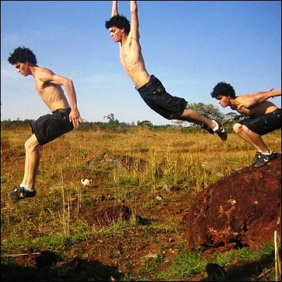 Quel athlète a donné son nom à une technique de saut en rouleau dorsal ?