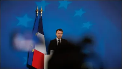 Sa priorité est le "Cessez-le-feu"entre le Hamas et Israël. Suite à l'attentat du 7 octobre, Emmanuel Macron rendra un hommage aux victimes, qui sera donné aux Invalides. À quelle date ?