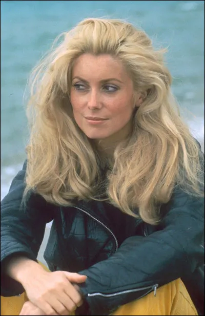 Qui est cette Catherine, considérée dans le monde entier comme l'une des plus belles femmes et l'actrice française de référence ?