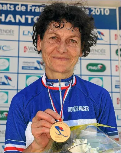 Qui est cette Jeannie, coureuse cycliste de tous les records avec 59 titres nationaux, 13 titres mondiaux et 1 titre olympique ?