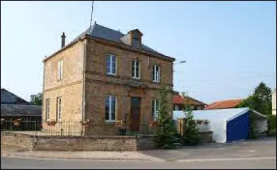 Village de l'arrondissement de Vouziers, Sugny se situe dans le département ...