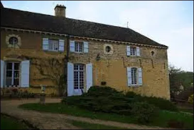 Je vous emmène à la découverte du château de Messey, à Ozenay. Village de Bourgogne-Franche-Comté, dans le Tournugeois, il se situe dans le département ...
