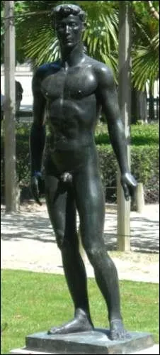 Quel sculpteur n en 1898 a ralis les bronze Apollon et Jeannette qui se trouvent dans le jardin des Tuileries ?