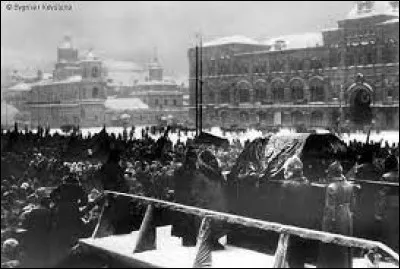 Que se passe-t-il le 21 janvier en URSS ?