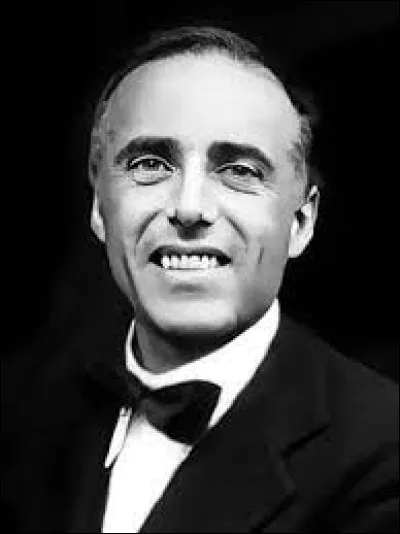 En Italie, l'assassinat de ce député socialiste, qui dénonçait le caractère totalitaire du régime de Mussolini, marque un tournant majeur dans le durcissement du fascisme : il s'agit de ...