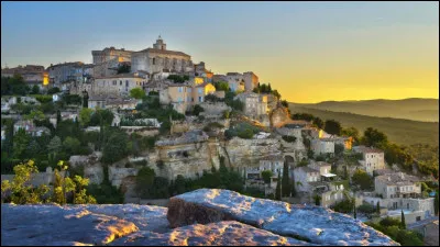 Dans quelle ville se trouve la cathédrale de Sainte-Sophie, construite à l'origine comme une basilique chrétienne en 537 ?
