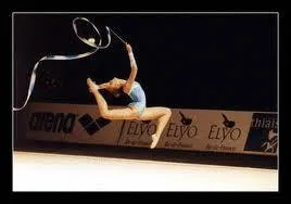 Comment s'appelle le sport qui ressemble  la gymnastique mais avec des accesoires ?