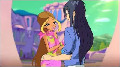 Comment s'appelle le copain de Flora ?