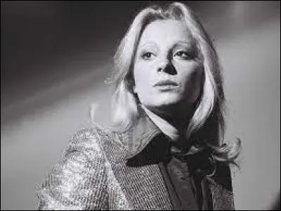 À quelle chanteuse doit-on le tube "Besoin de personne" en 1972 ?