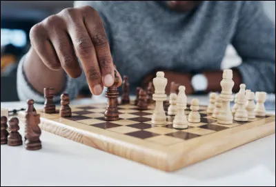 Aux échecs, un roi peut-il déplacer plusieurs cases à la fois ?