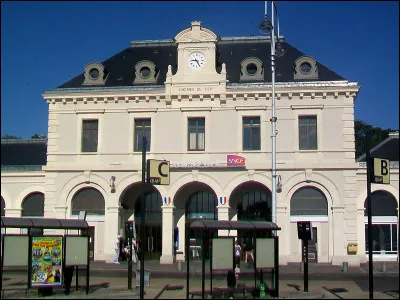 Complétez le titre du livre de David Lodge, traduit en français en 1993 : "Jeux de..."