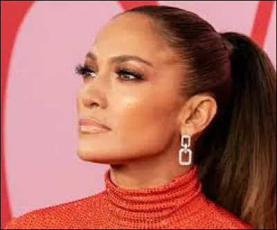 La chanteuse Jennifer Lopez est-elle née au Brésil ?