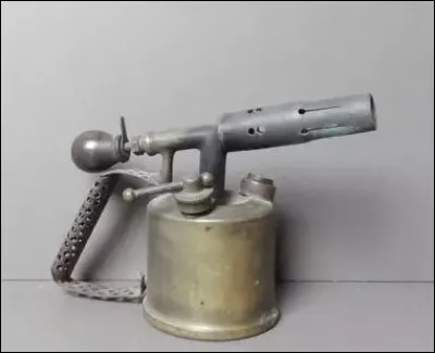 Quant à l'origine étymologique du mot ''câlin'', celui-ci serait dérivé... (Complétez !)