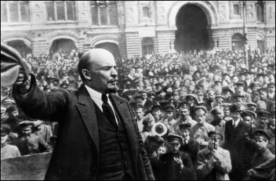 Lénine est né en 1870 à Oulianovsk. Comment s'appelait cette ville avant d'être renommée en son honneur ?