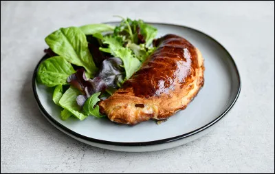 Ce chausson garni de fromage doux et crémeux du Dauphiné, est également un prénom.
