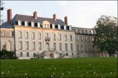 Je vous emmène en Île-de-France au château de Morsang-sur-Orge. Ville de l'arrondissement d'Évry-Courcouronnes, elle se situe dans le département ...