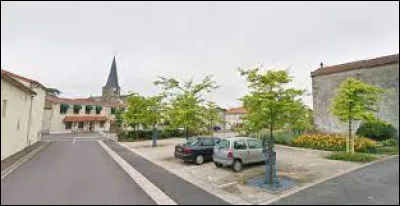 Je vous emmène en Nouvelle-Aquitaine, à Saint-Pierre-des-Échaubrognes. Commune de l'arrondissement de Bressuire, elle se trouve dans le département ...