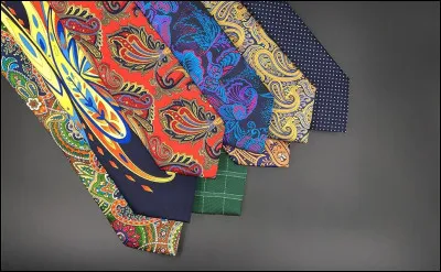 Qui chante "Les Cravates" en 2004 ?