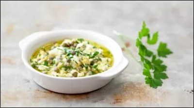 Quelle est cette sauce composée d'ufs durs, de moutarde, de cornichons, de câpres et de fines herbes ?