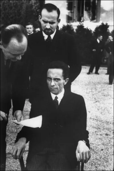 Quelle réplique de ''Casablanca'' pourrait-on mettre dans la bouche de ce bon vieux Joseph Goebbels à cet instant précis ?