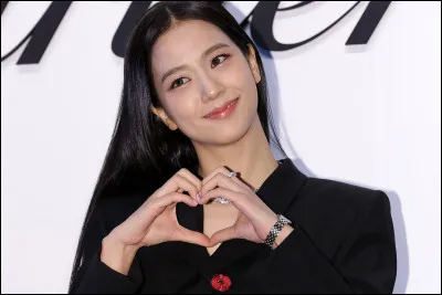 Quel âge Jisoo a-t-elle ?