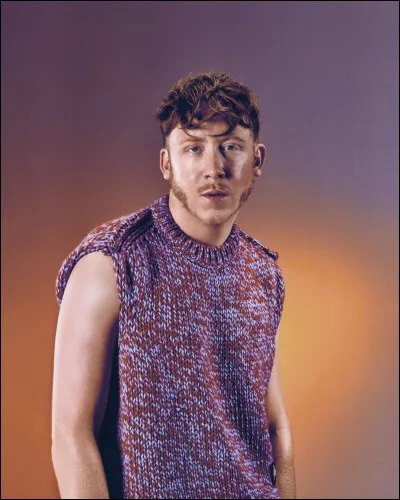 Quel est le prénom de ce chanteur ?