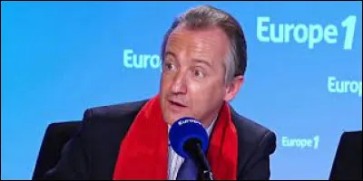 A laquelle de ces images associez-vous ce journaliste directeur de rédaction de L'Express puis éditorialiste politique et chroniqueur sur BFM TV depuis septembre 2016 ?