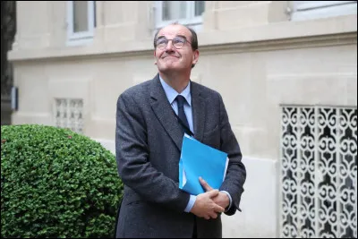 Je fus assez récemment Premier ministre. Comment me prénomme-t-on ?