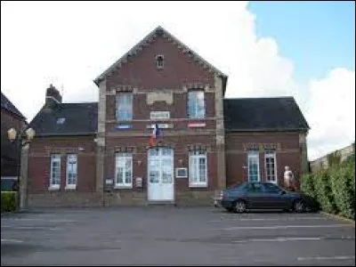 Je vous emmène maintenant en Normandie, à Bracquemont. Ancienne commune, dans l'arrondissement de Dieppe, elle se situe dans le département ...