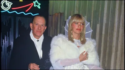 Qui est cette meneuse de revue nue du Crazy Horse qui devient l'amante de son fondateur Alain Bernardin de 30 ans son ainé qu'elle épouse en 1985 ?