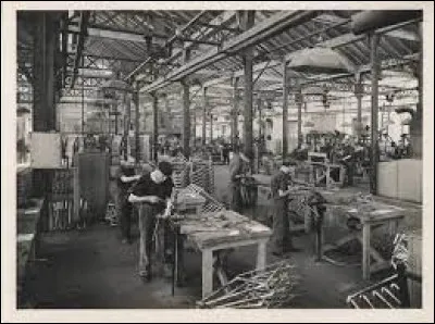 A laquelle de ces images associez-vous cet industriel fondateur, à Saint-Etienne, d'une marque de cycles qui a porté son nom et s'est dotée d'une équipe cycliste professionnelle dans laquelle Raymond Poulidor fera toute sa carrière ?