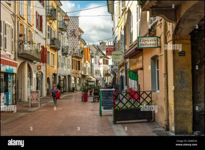 Chambéry est la préfecture de la Haute-Savoie.