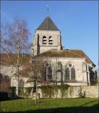 Voici l'église Saint-Georges, à Chivres-Val. Commune de l'aire d'attraction Soissonnaise, elle se situe ...