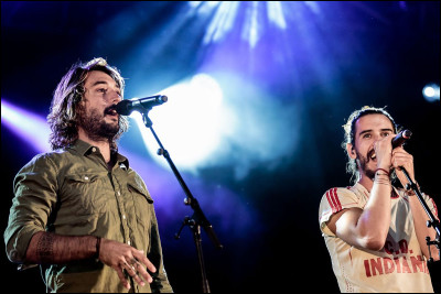 Les deux chanteurs du duo musical Fréro Delavega sont frères.