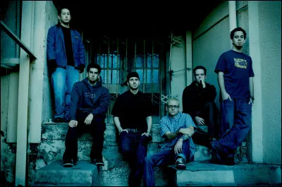 Troisième chanson ! Laquelle est-ce ?

« All the walls that you keep building
All this time that I spent chasing
All the ways that I keep losing you. »