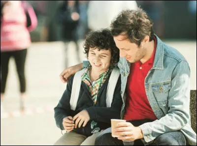 Termine les paroles : 

Maman m'a dit qu'elle écoutait souvent du Stevie Wonder
Quand elle attendait gentiment que je vienne au monde
Je suis venu sachant qu'on ne voit vraiment
Jamais, non jamais, si bien qu'avec le cur...