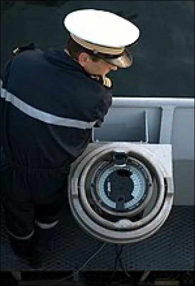 Louis Marie de Corlieu, militaire français, a inventé en 1914...