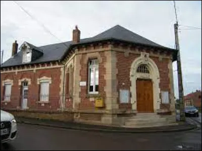 Je vous emmène dans les Hauts-de-France, à Damery. Village de l'arrondissement de Montdidier, il se situe dans le département ...